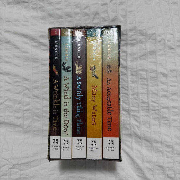 Madeleine L’Engle The Wrinkle in Time Quintet Boxed Set - Picture 2 of 3